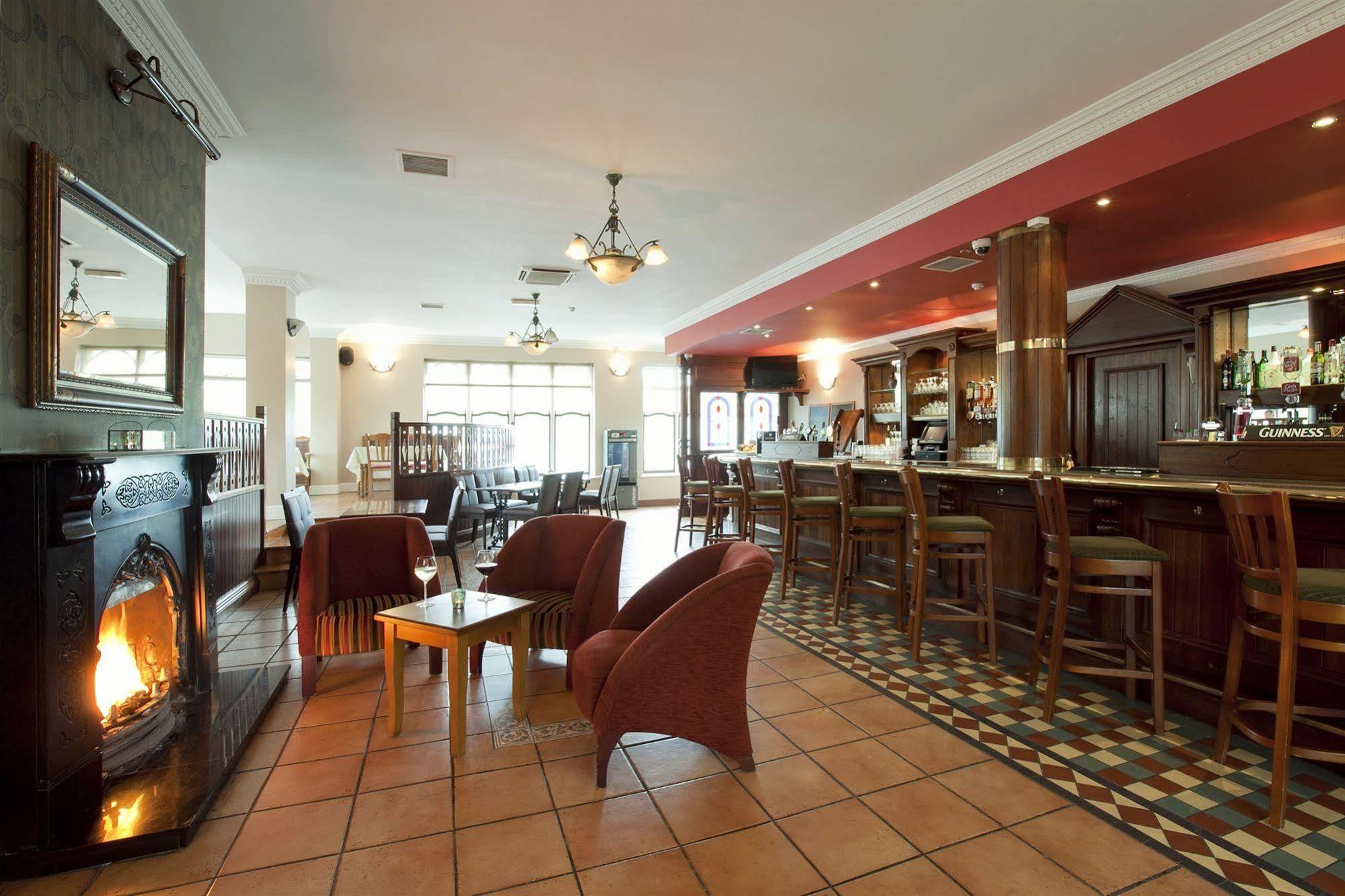 Riverside Park Hotel Macroom Exterior foto
