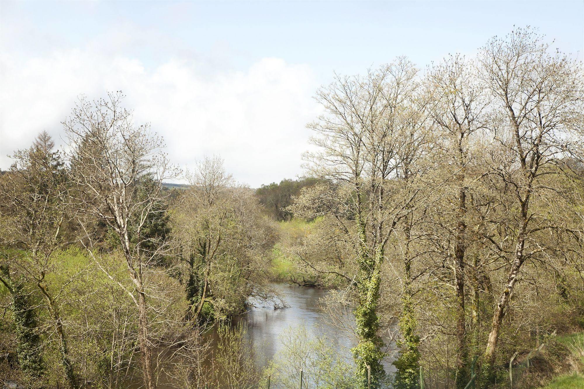 Riverside Park Hotel Macroom Exterior foto
